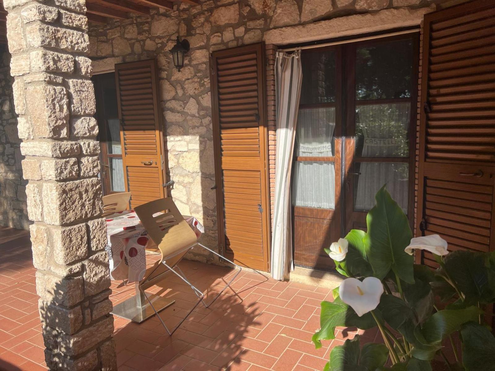 Agriturismo La Castellina Saturnia Buitenkant foto